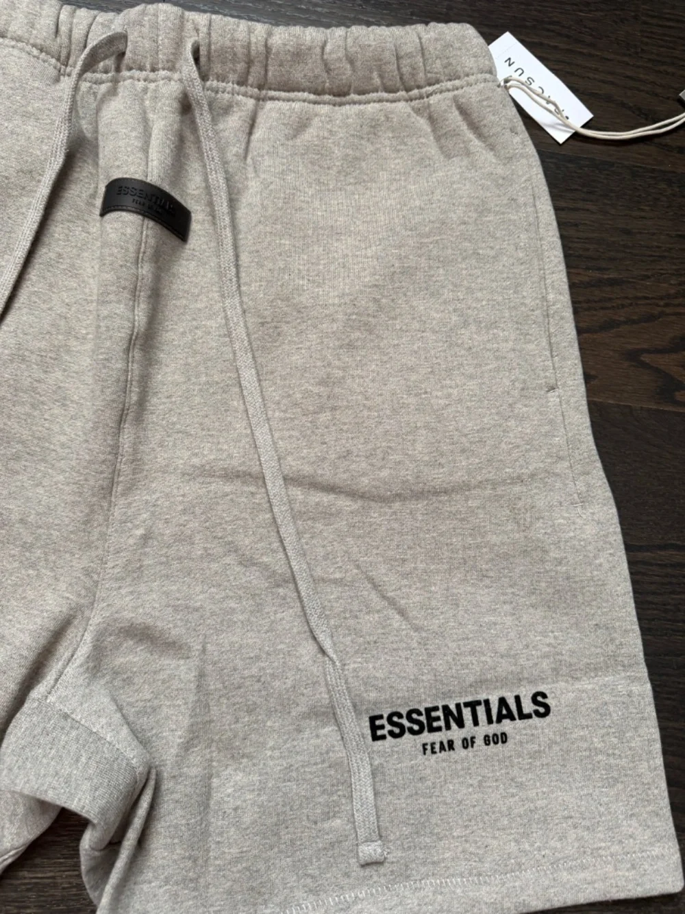 Fear Of God Essentials Shorts SS22 Dark Oatmeal Gray Size Xtra Large - Picture 3 of 4